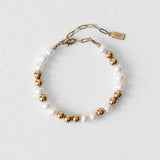 Bracelet Equinox en perles d’eau douce grade AAA et acier inoxydable doré à l’or 18 carats, fait main