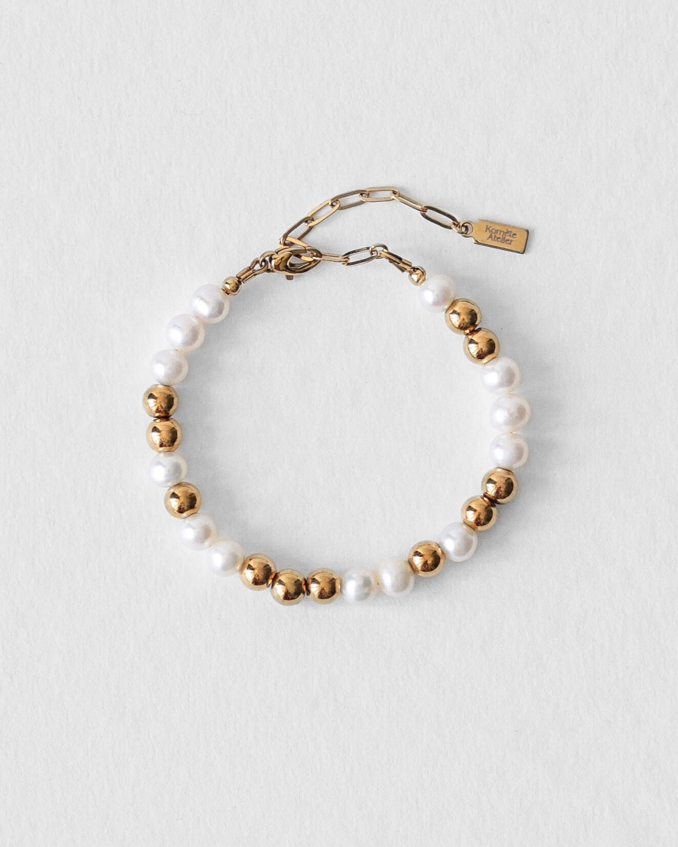 Bracelet Equinox en perles d’eau douce grade AAA et acier inoxydable doré à l’or 18 carats, fait main