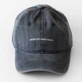 Casquette Komète Atelier gris foncé brodée “under the same moon” sur l’avant